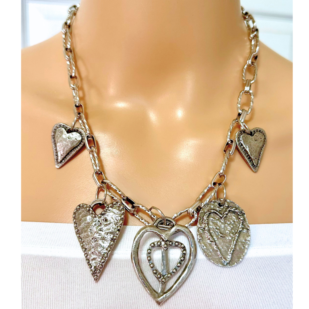 Collar 5 corazones