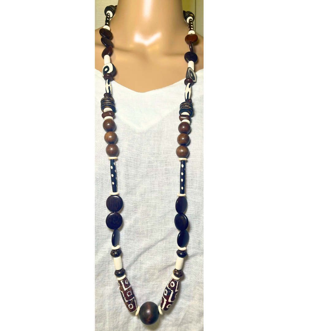 Collar Largas raíces
