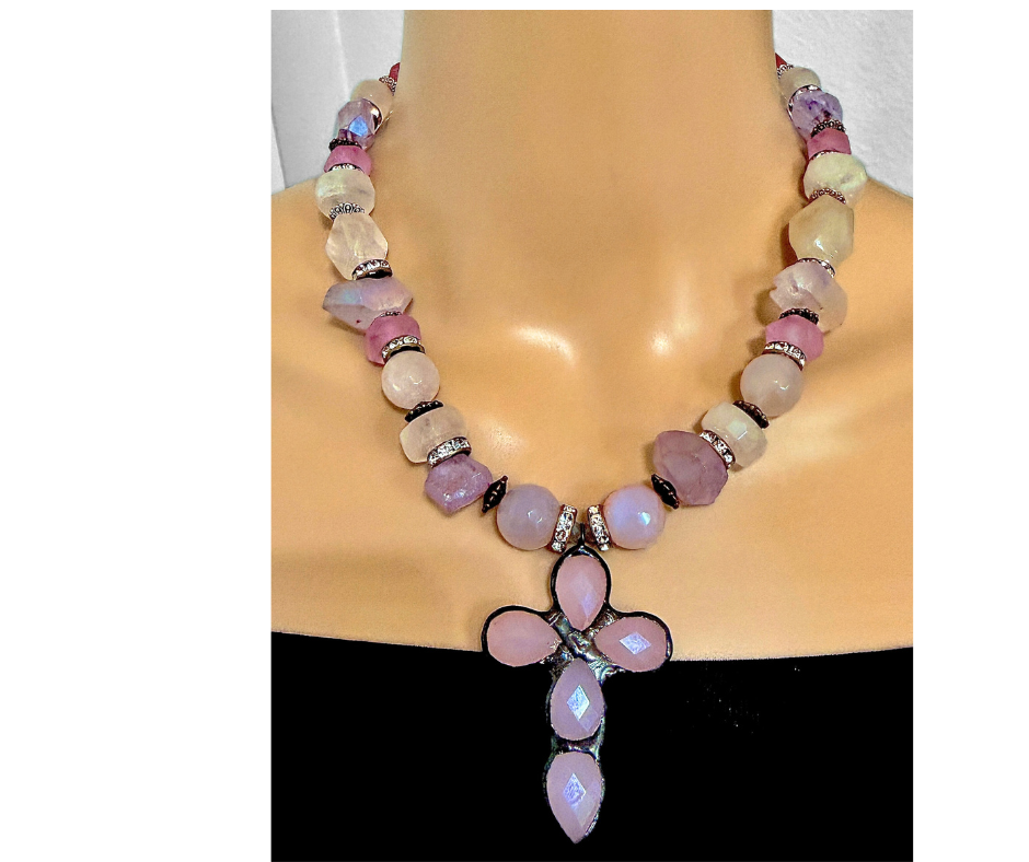 Collar Fe en rosa