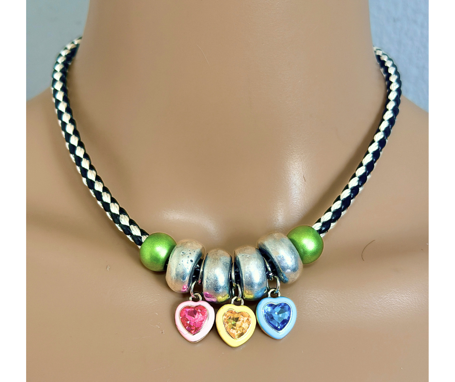 Collar Tres corazones