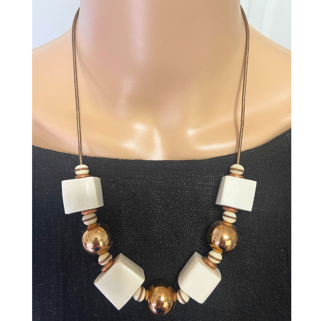 Collar Calaste en mis huesos
