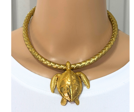 Collar Tortuga dorada