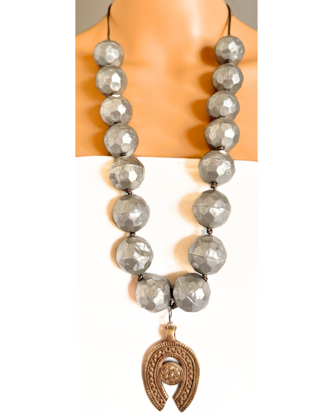 Collar “Ritual Dorado”