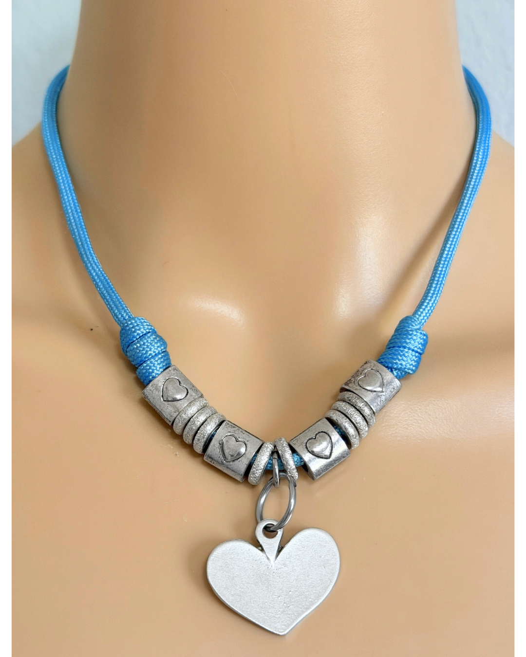 Collar Paracord y corazón