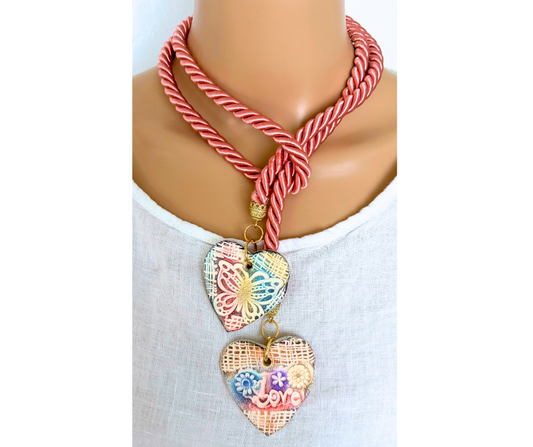 Collar Corazones unidos
