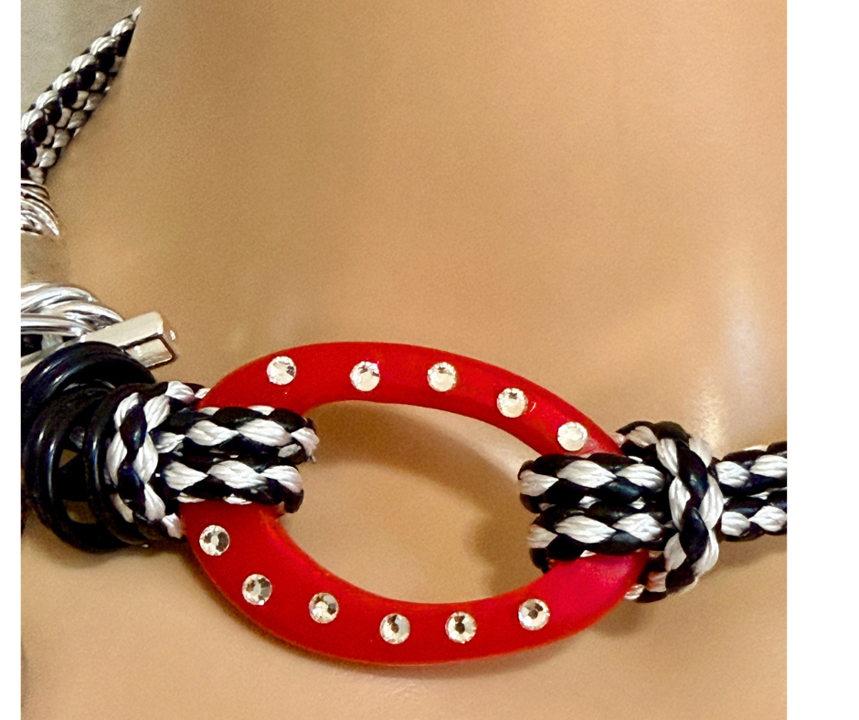Collar Rojo audaz