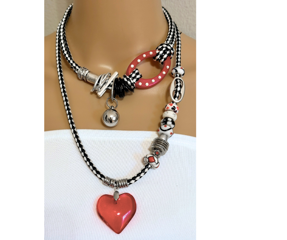Collar Corazón Rebelde
