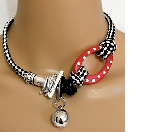Collar Rojo audaz