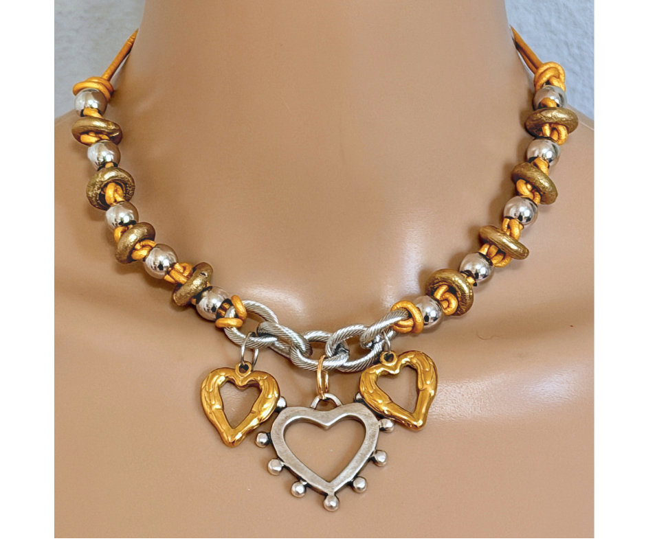 Collar Corazones dorados y plateado