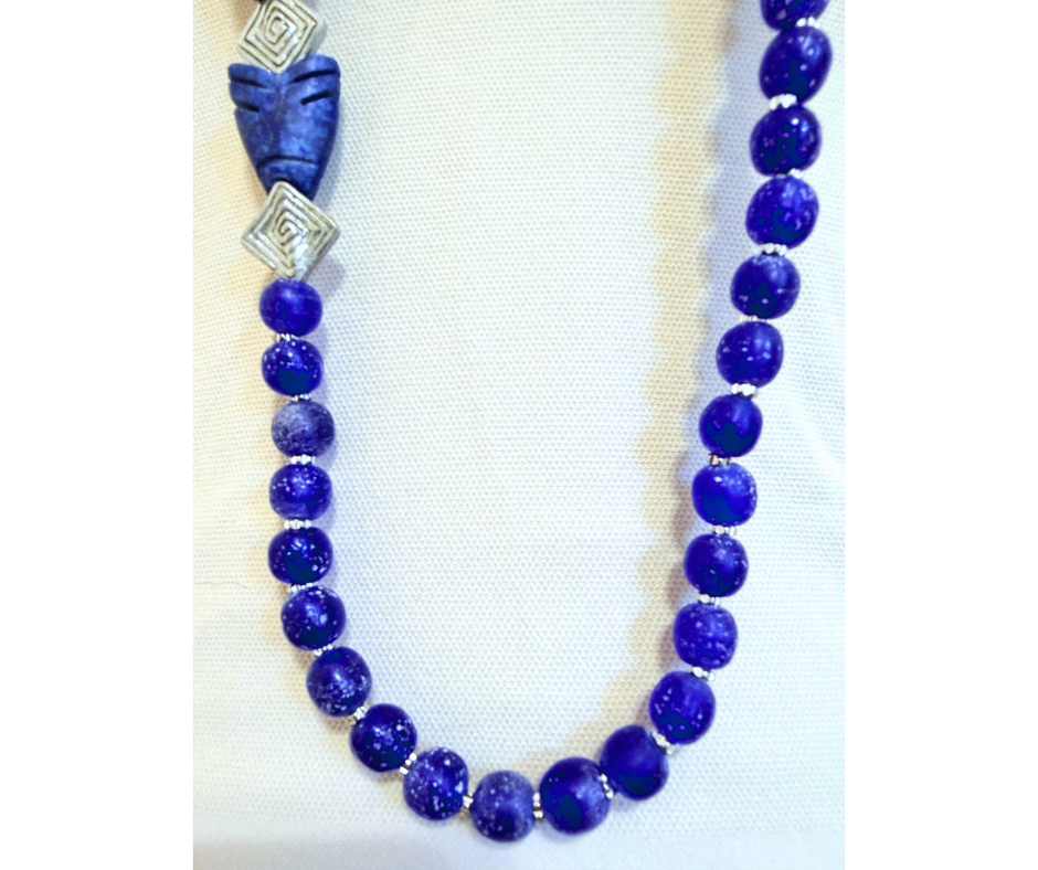 Collar Azul profundo