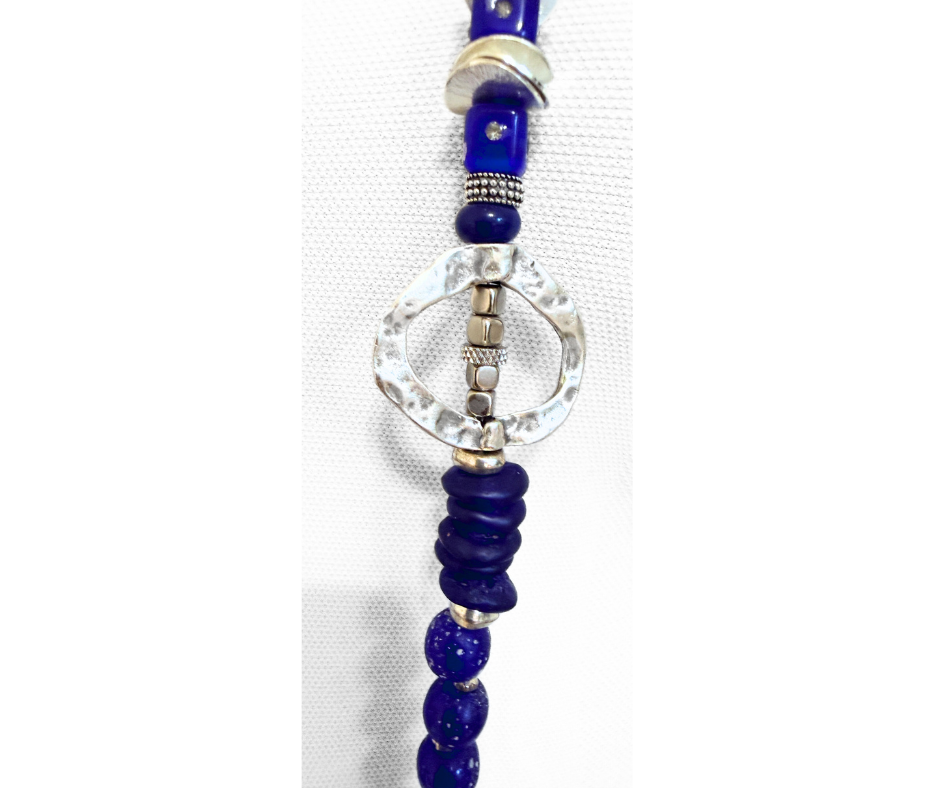 Collar Azul profundo